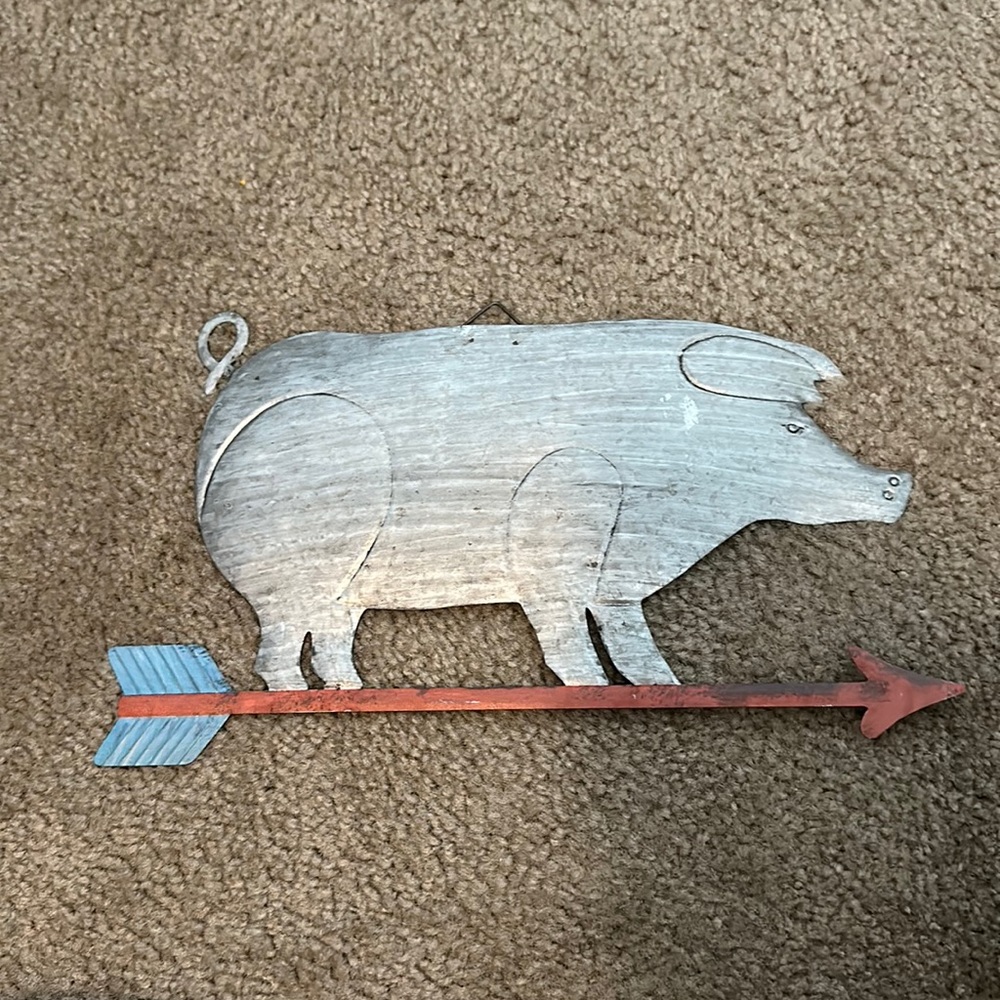 Pig metal wall decor